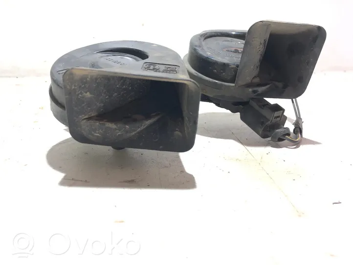 Volvo XC90 Horn signal 4B0951221