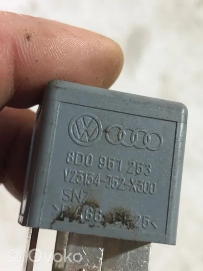 Audi Q7 4L Other relay 8D0951253