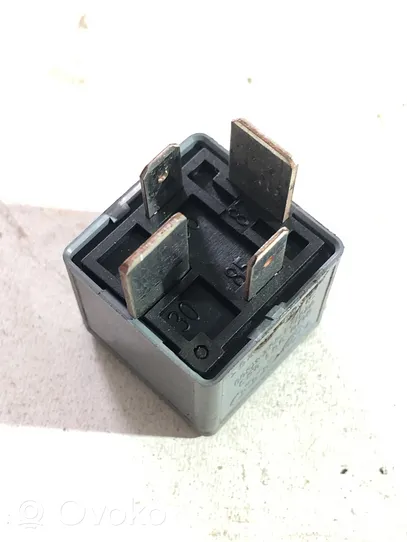 Audi Q7 4L Other relay 8D0951253