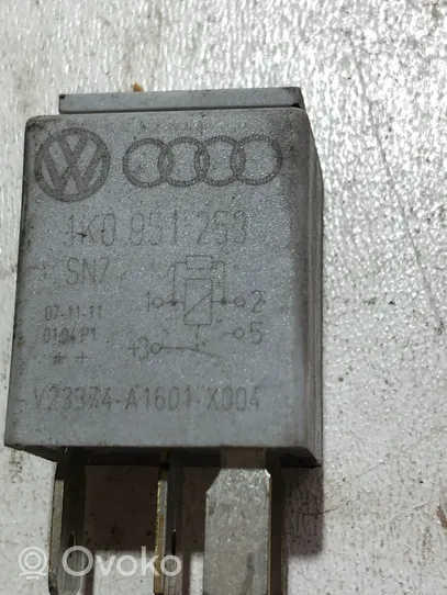 Audi A4 S4 B8 8K Inne przekaźniki 1K0951253