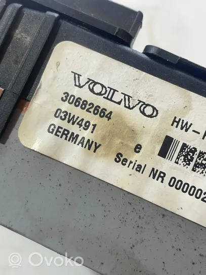 Volvo XC90 Module de fusibles 30682664