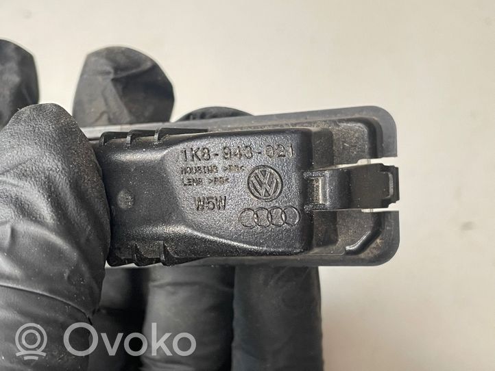 Volkswagen Golf VI Rekisterikilven valo 1K8943021