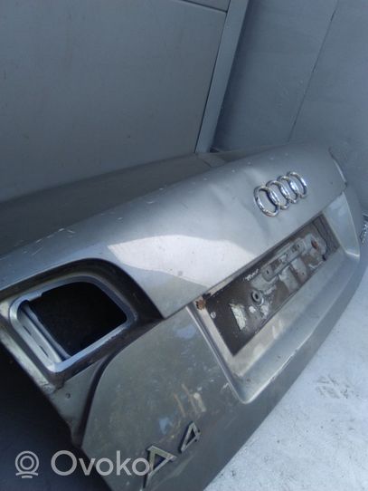 Audi A4 S4 B7 8E 8H Tylna klapa bagażnika 