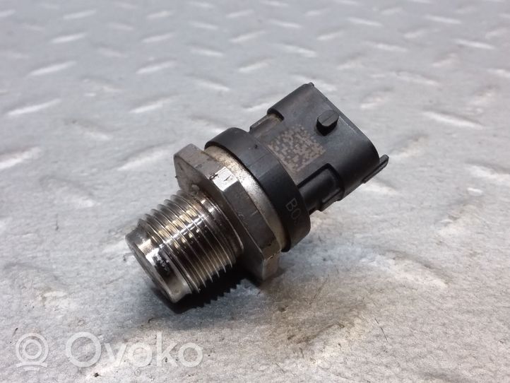 KIA Optima Fuel pressure sensor 0281006404