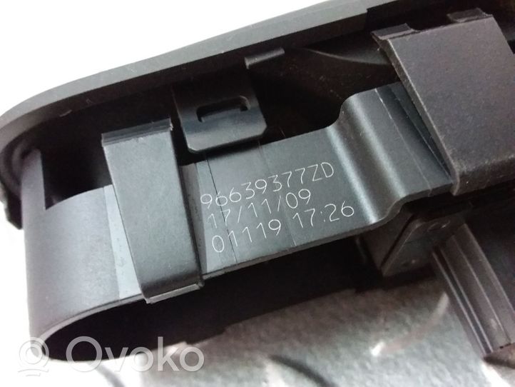 Citroen C4 I Picasso Electric window control switch 96639377ZD