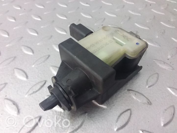 Citroen C4 I Picasso Verrouillage du bouchon du réservoir de carburant 9660013180