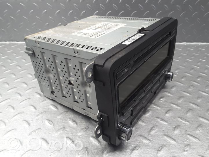 Volkswagen Jetta VI Radio / CD/DVD atskaņotājs / navigācija 1K0035164A