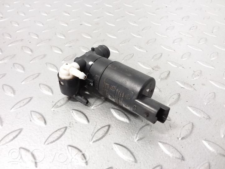 Citroen C4 I Pompe de lave-glace de pare-brise 8200031805