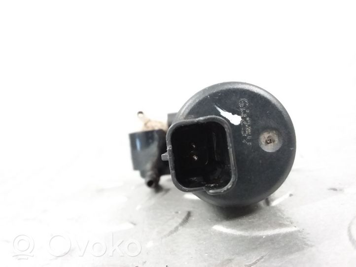 Citroen C4 I Pompe de lave-glace de pare-brise 8200031805