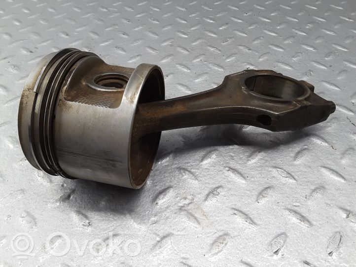 BMW 3 E30 Piston with connecting rod 8432R0