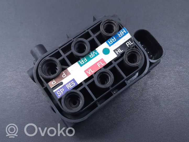 Audi A8 S8 D4 4H Air suspension valve block 4H0616013B