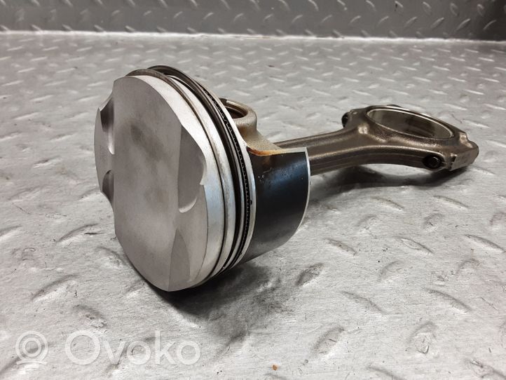 Mercedes-Benz C AMG W205 Piston with connecting rod A1770300020