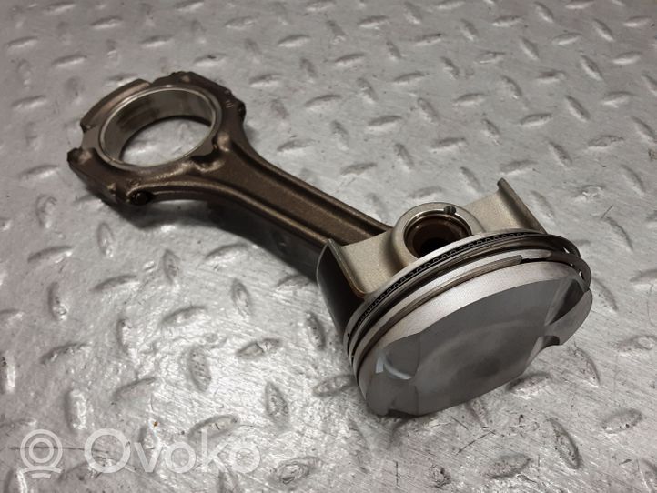 Mercedes-Benz C AMG W205 Piston with connecting rod A1770300020