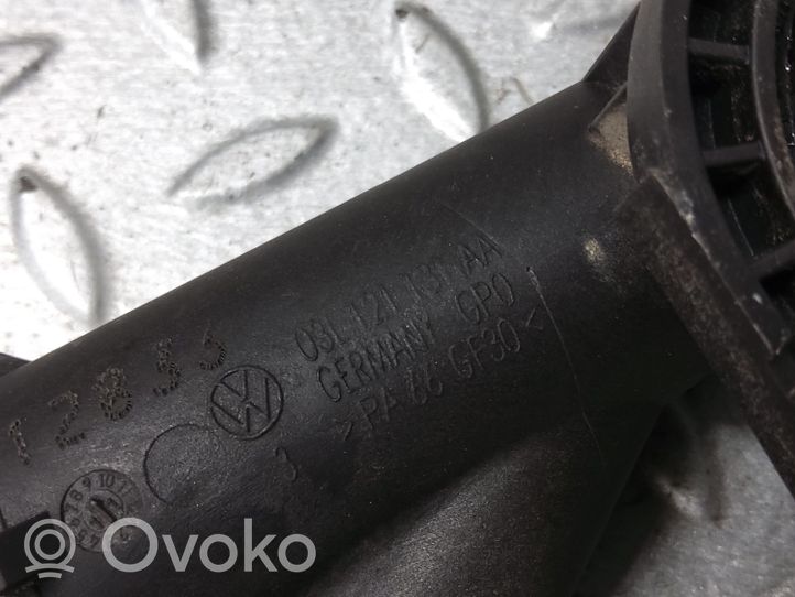 Volkswagen PASSAT B7 USA Moottorin vesijäähdytyksen putki/letku 03L121131AA