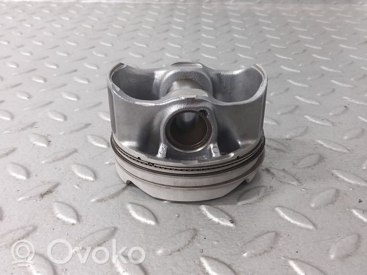 BMW X1 F48 F49 Piston 11258678931