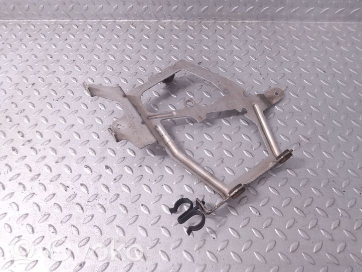 Audi A8 S8 D4 4H Radiator mount bracket 4H0121239B