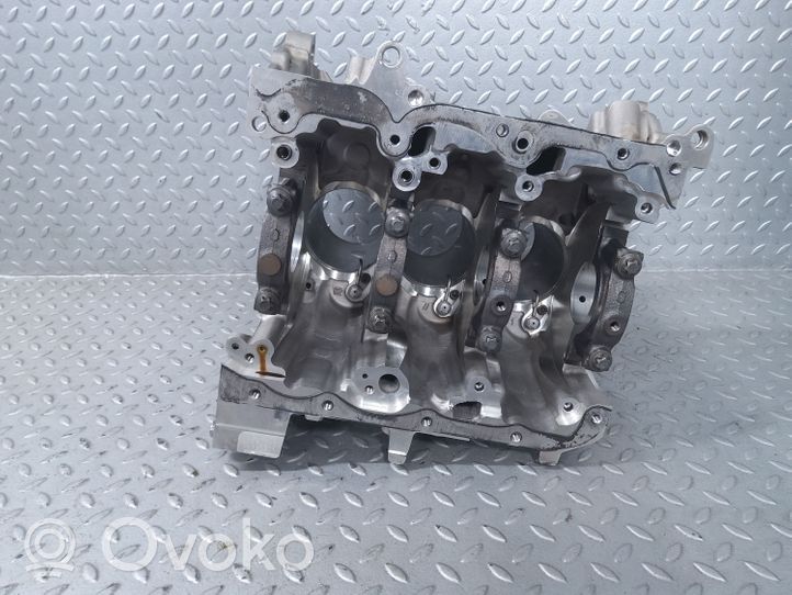 BMW 1 F40 Engine block 11111025313