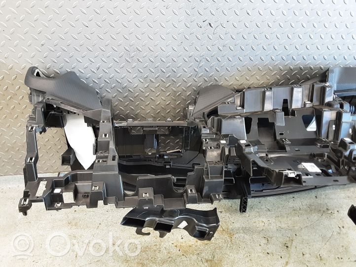 Citroen C4 III e-C4 Kojelauta 9833709780