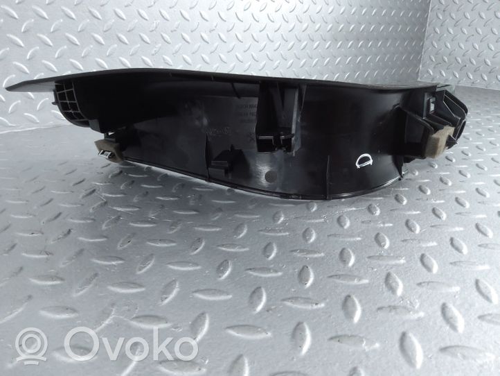 Toyota ProAce City Muu kynnyksen/pilarin verhoiluelementti 9816395877