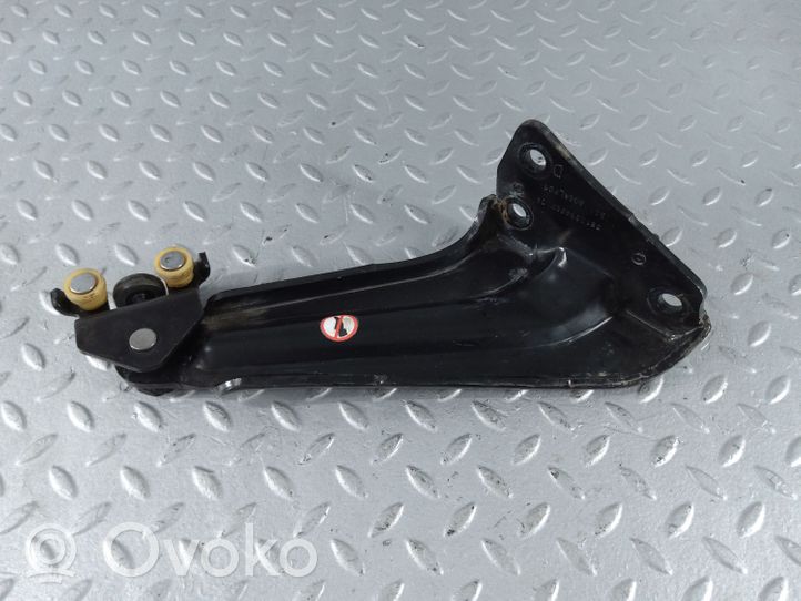 Toyota ProAce City Guida a rullo centrale per portellone scorrevole 9816964880