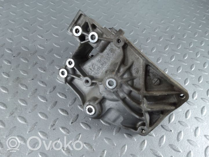 Toyota ProAce City Staffa di montaggio del compressore dell’A/C 9823598480