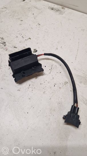 1379151 Saab 9-3 Ver2 Fan control module, 80.94 € | RRR 