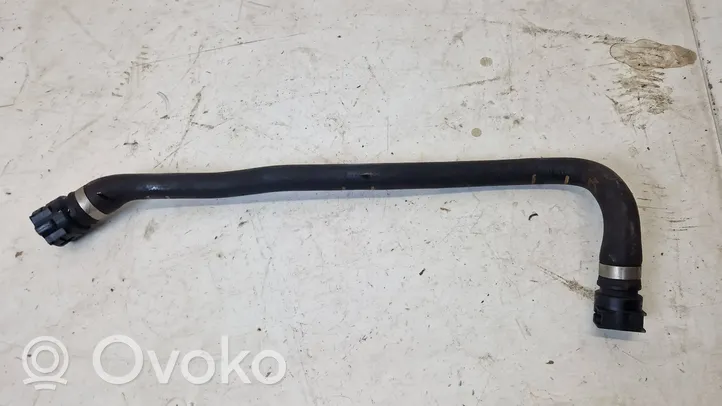 BMW 2 F22 F23 Moottorin vesijäähdytyksen putki/letku 8673993