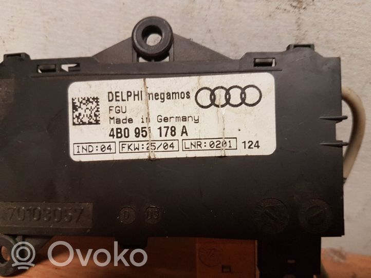 Audi A6 S6 C5 4B Mikrofoni (bluetooth/puhelin) 4B0951178A