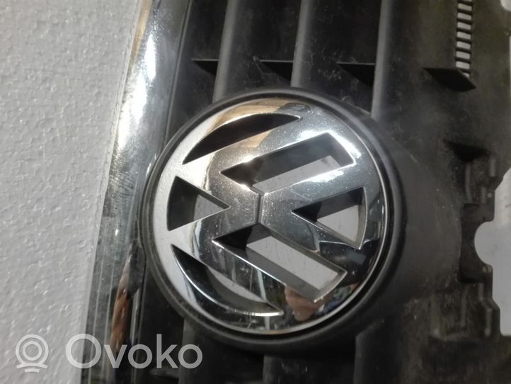 Volkswagen Touran I Maskownica / Grill / Atrapa górna chłodnicy 1T0853651