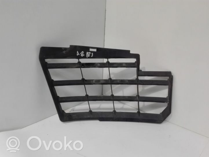 Audi A8 S8 D3 4E Grille inférieure de pare-chocs avant 