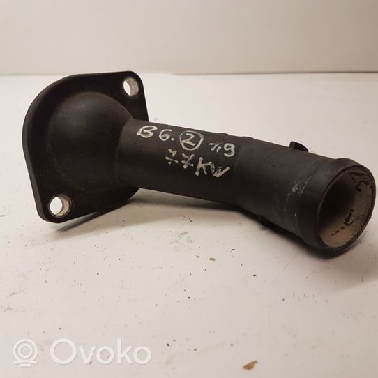 Volkswagen PASSAT B6 Termostat / Obudowa termostatu 038121121D