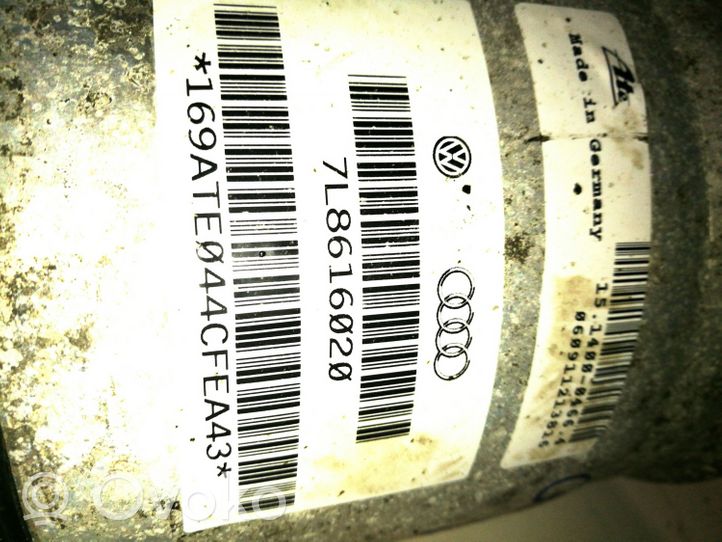 Audi Q7 4L Amortiguador/suspensión neumática 7L8616020