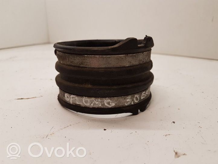 Opel Omega B1 Tube d'admission de tuyau de refroidisseur intermédiaire 90448364