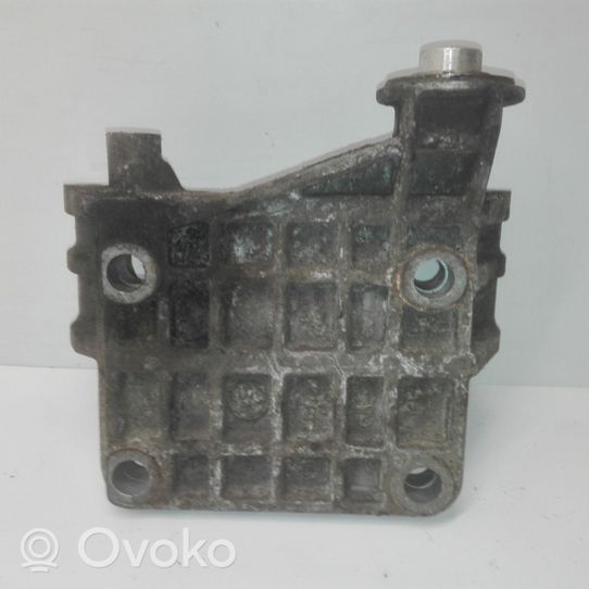 Audi A8 S8 D3 4E Supporto del generatore/alternatore 059903143K