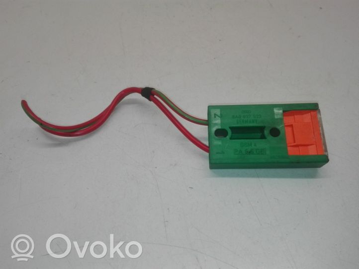 Audi A4 S4 B7 8E 8H Fuse 8A0937530