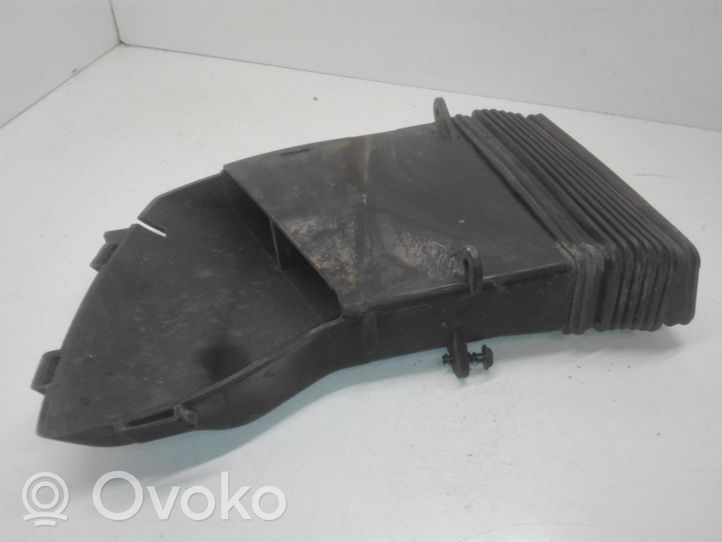 Audi A8 S8 D3 4E Oro paėmimo kanalo detalė (-ės) 4E0129617S