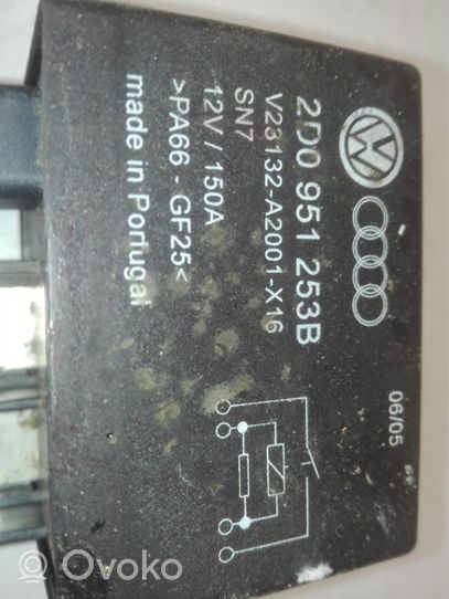 Volkswagen Touareg I Relais de charge 2D0951253B