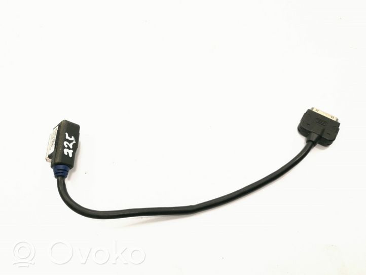 Audi A4 S4 B8 8K iPod connector socket 4F0051510K