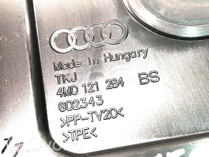 Audi Q7 4M Radiatoriaus oro nukreipėjas (-ai) 4M0121284Bs
