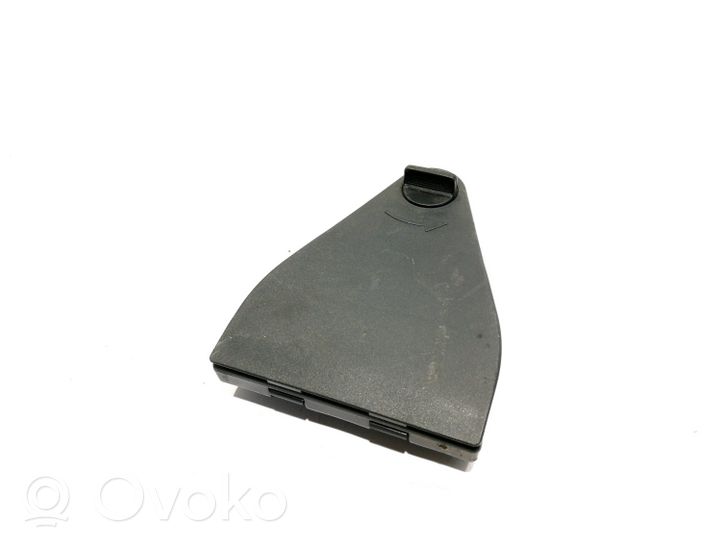 Audi A6 S6 C5 4B Varoituskolmion kannake 4B5860285D