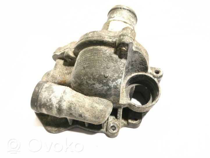 Audi A8 S8 D4 4H Termostaatin kotelo 057011R