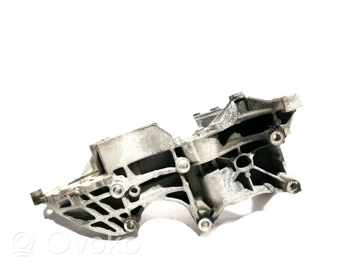 Audi A5 8T 8F Support de générateur / alternateur 03L903143H