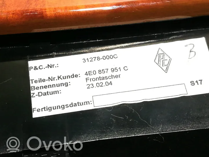 Audi A8 S8 D3 4E Peleninė panelėje 4E0857951C