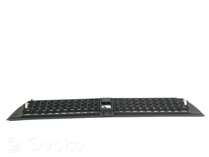 Audi A8 S8 D3 4E Lango oro grotelės 4E0819632C