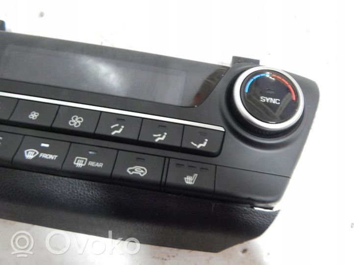 Hyundai Tucson TL Climate control unit 