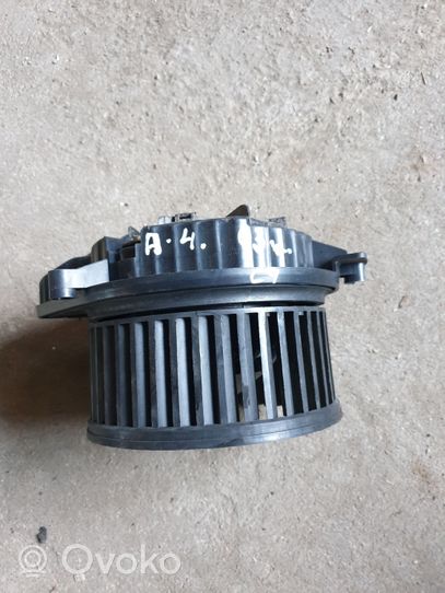 Audi A4 S4 B6 8E 8H Ventola riscaldamento/ventilatore abitacolo 8E1820021B