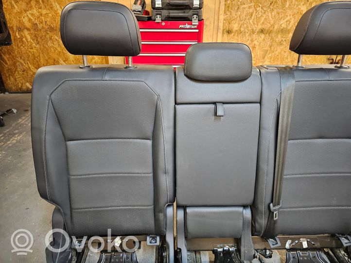Volkswagen Tiguan Allspace Toisen istuinrivin istuimet SEATS