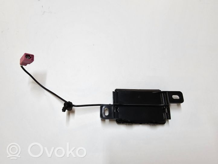 Chrysler Pacifica Antenna control unit P68186558AA