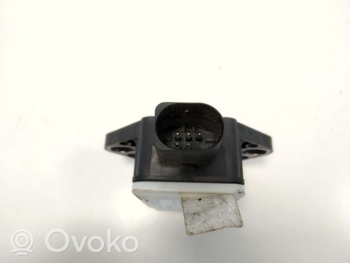 Audi A4 S4 B7 8E 8H ESP (elektroniskās stabilitātes programmas) sensors (paātrinājuma sensors) 8E0907637B