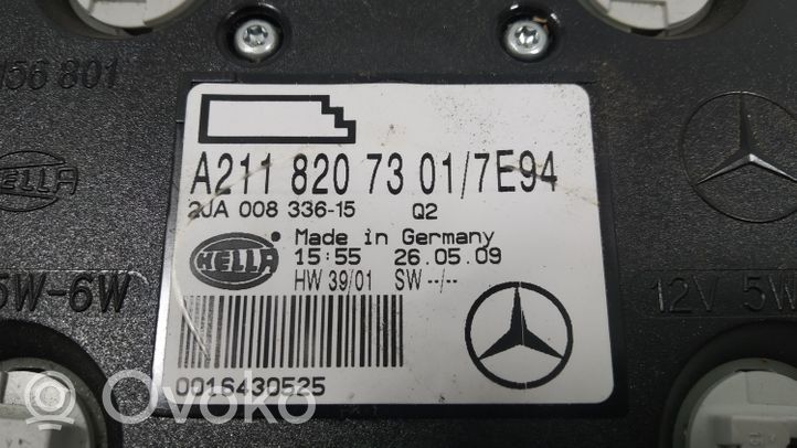Mercedes-Benz CLS C219 Takaistuimen valo A2118207301